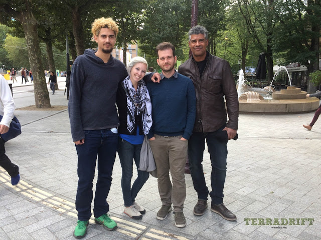  Just a quick pic with our host and Frank Rijkaard