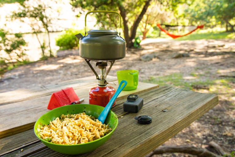 vegan backpacking meals of ramen and veggies