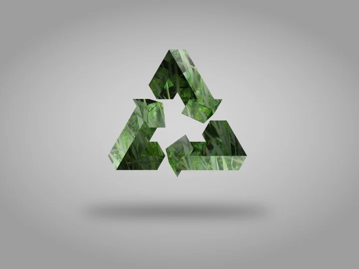 This recycle symbol represents circular manufacturing.