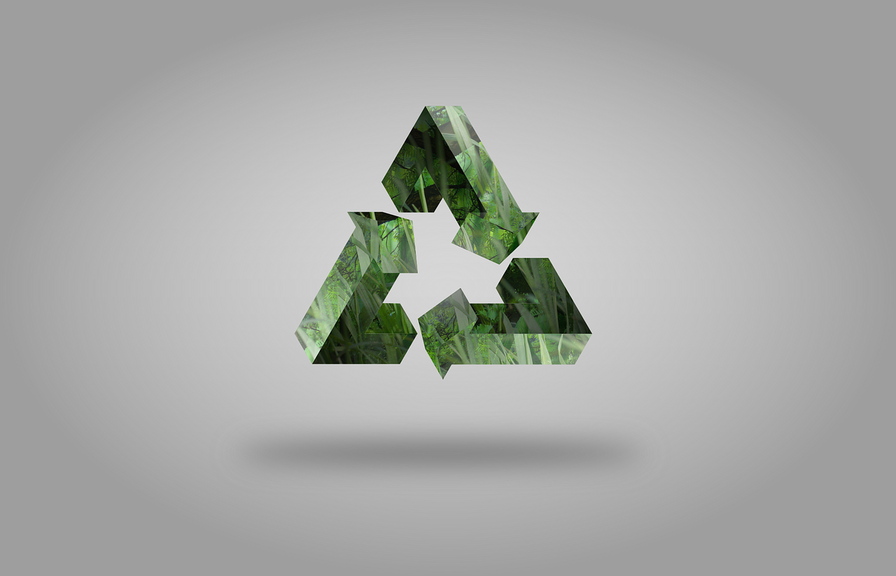 This recycle symbol represents circular manufacturing.