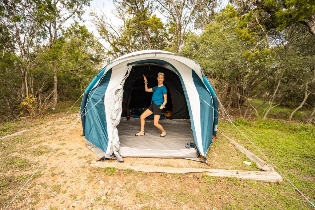 Black and fresh outlet tent