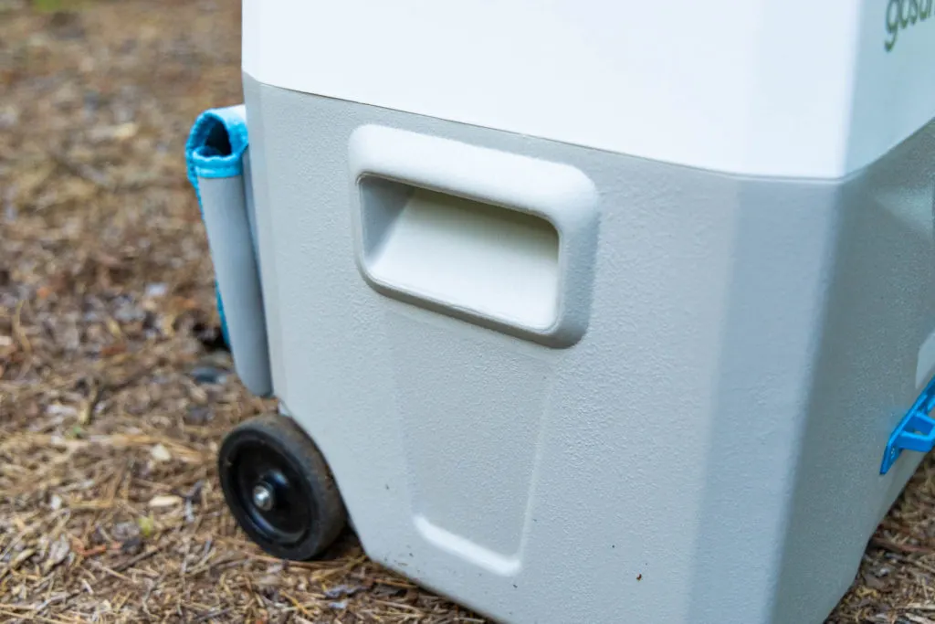 The handles on the GoSun Chill electric cooler.