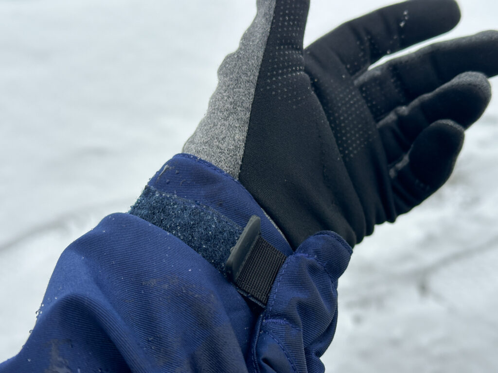 A close-up of the wrists and arms of the Paramo Velez Evolution Hybrid Smock.