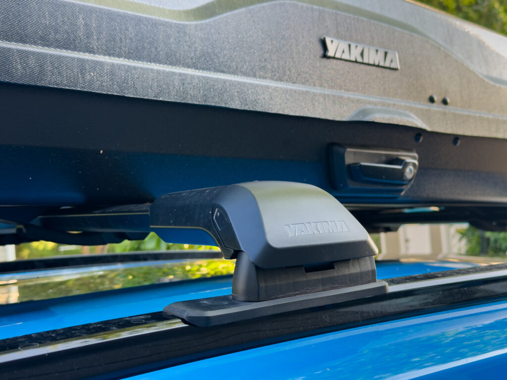 A closeup of Yakima Roof rack towers and crossbars.